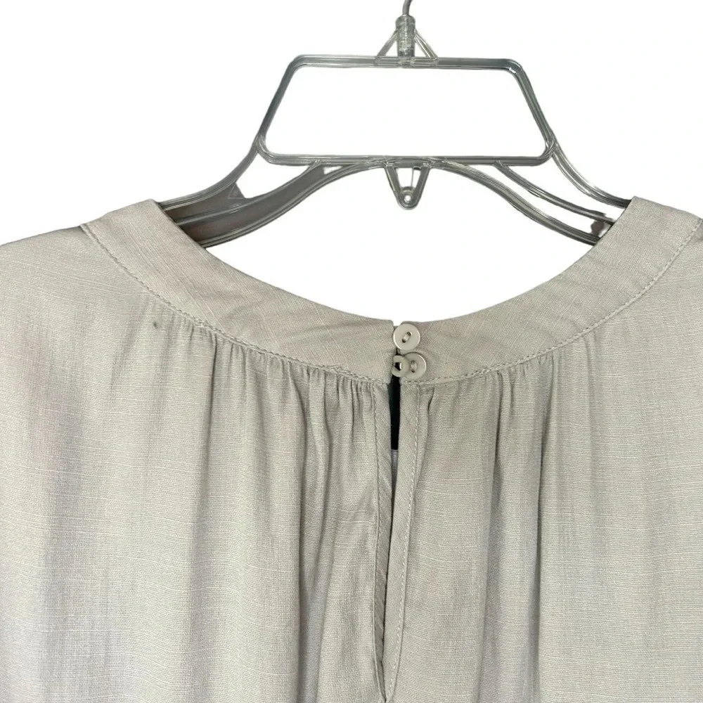 Doe & Rae shirt blouse short sleeves gray polyester embroidered small